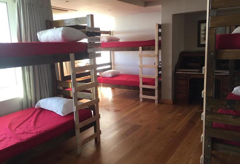 Hostel Awesome Backpackers 14