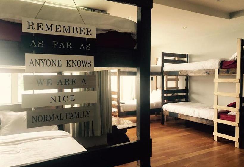 Hostel Awesome Backpackers 16