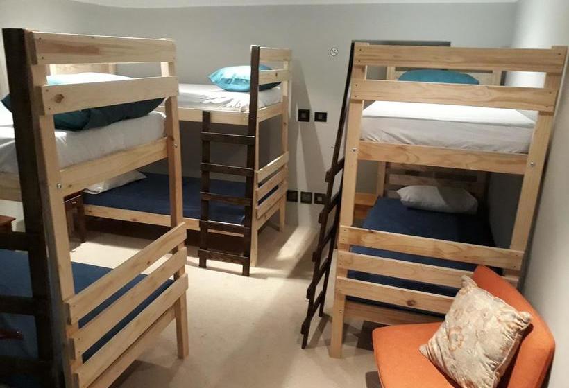 Hostel Awesome Backpackers 20