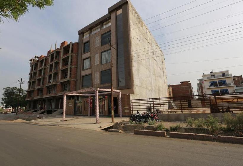 Hotel Oyo 9007 Royal Crown 1