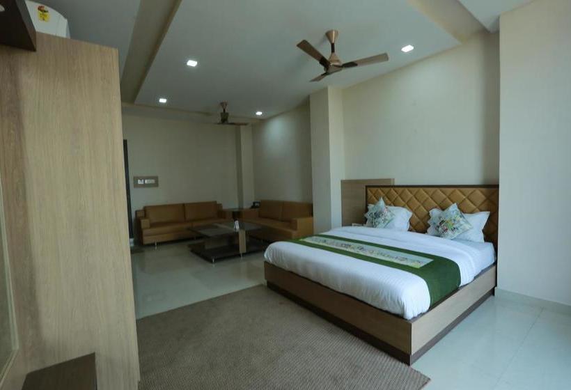 Hotel Oyo 9007 Royal Crown 10