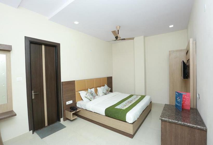 Hotel Oyo 9007 Royal Crown 14