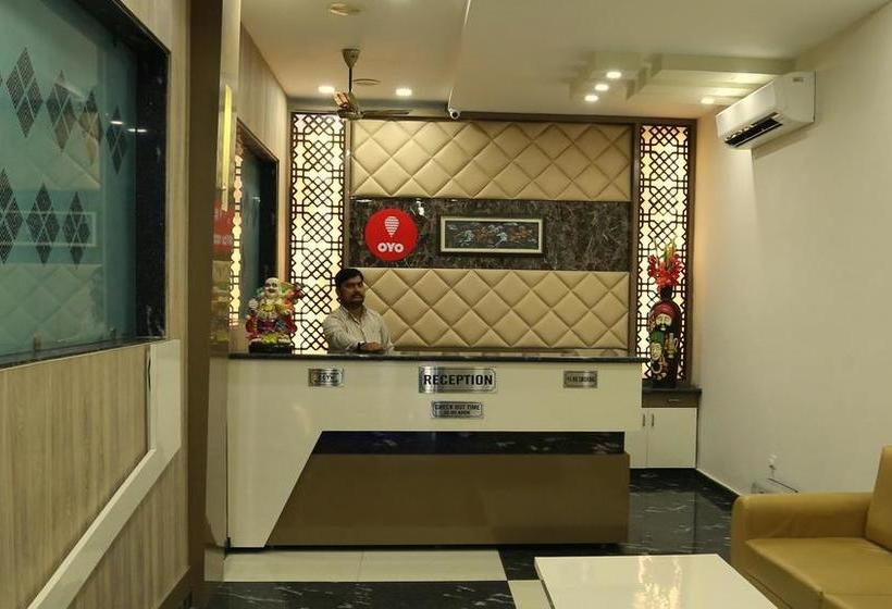 Hotel Oyo 9007 Royal Crown 2