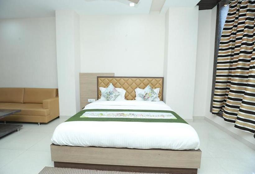 Hotel Oyo 9007 Royal Crown 20