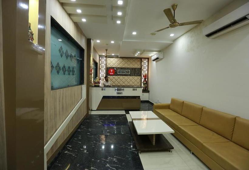 Hotel Oyo 9007 Royal Crown 3