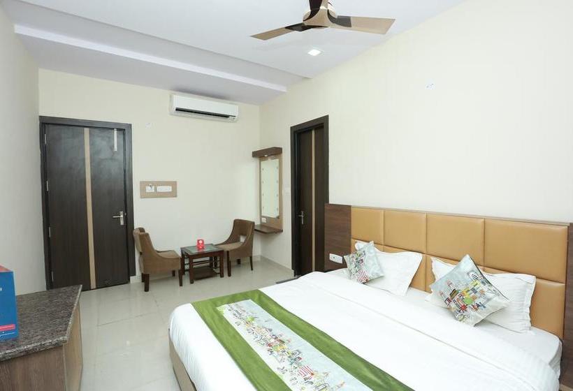 Hotel Oyo 9007 Royal Crown 6