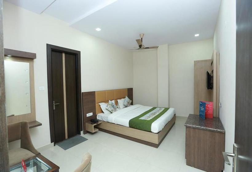 Hotel Oyo 9007 Royal Crown 7