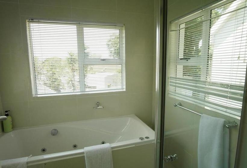 Bed and Breakfast Clouds End Sanctuary 10