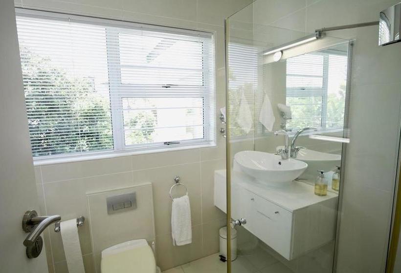 Bed and Breakfast Clouds End Sanctuary 11