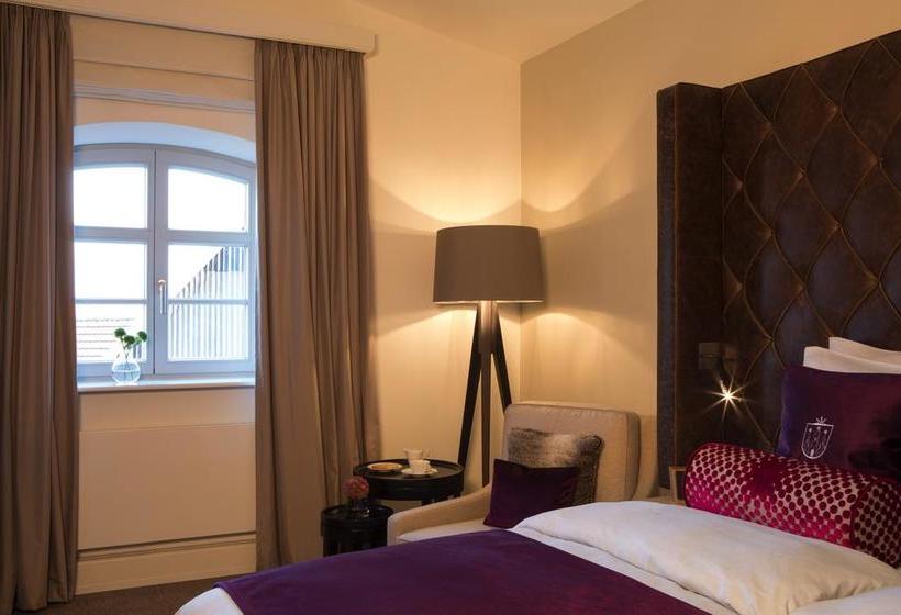 Hotel Brunnenhaus Schloss Landau 6