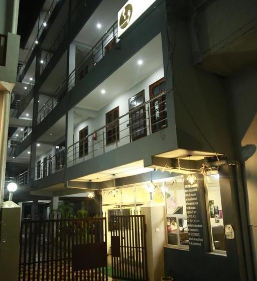 Albergue Into The Unknown Uttar Pradesh