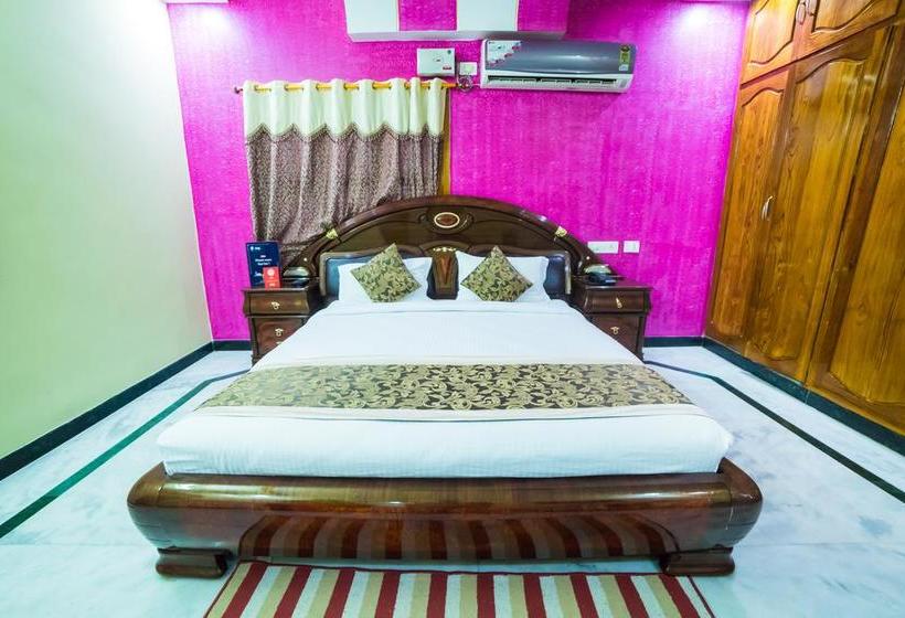 Hotel Oyo 9054 Velaga Inn 13