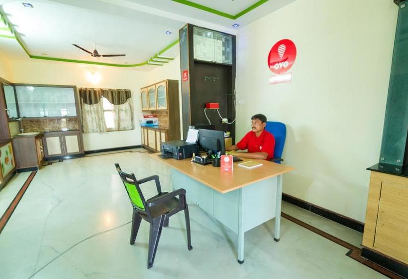 Hotel Oyo 9054 Velaga Inn 2