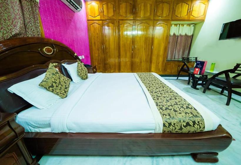 Hotel Oyo 9054 Velaga Inn 9