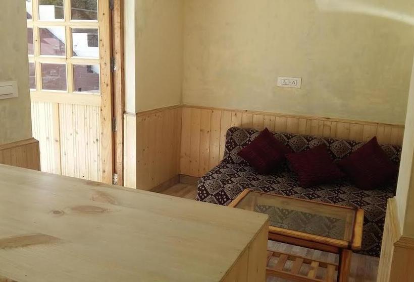 Hotel Holiday Peak 2