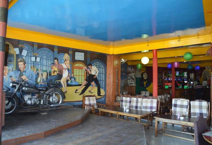 King Thai Hotel And Restaurant 10