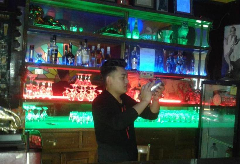 King Thai Hotel And Restaurant 2