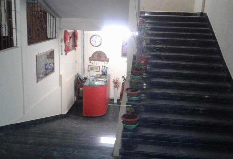 King Thai Hotel And Restaurant 3