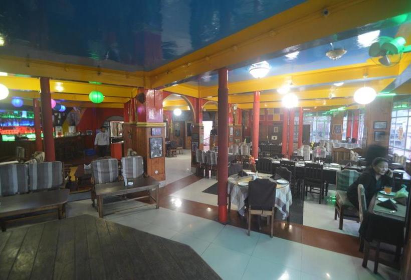 King Thai Hotel And Restaurant 7