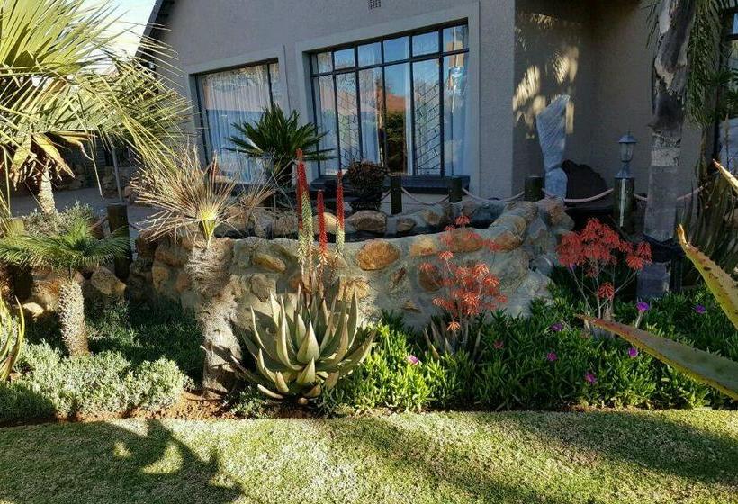 Bed and Breakfast Nkwasi Lodge 2