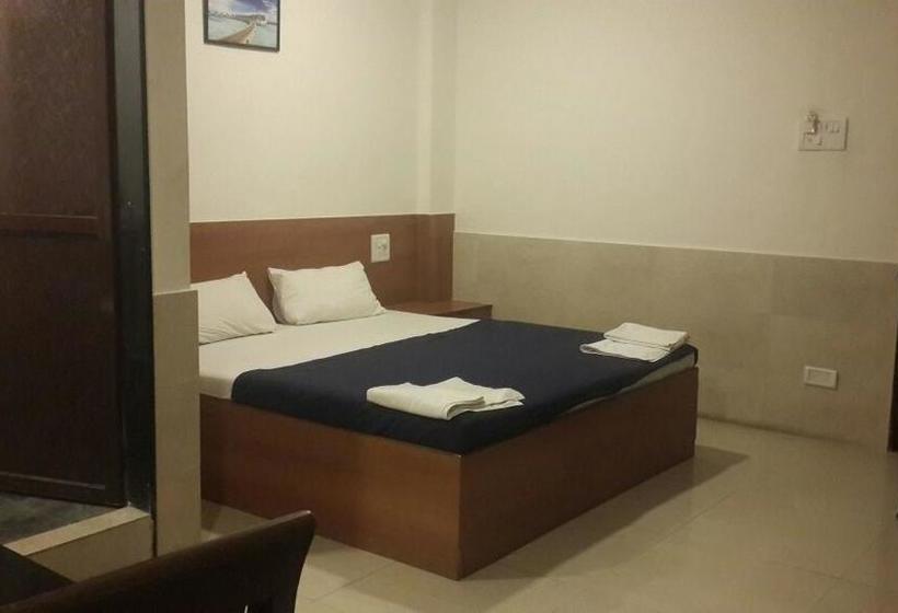 Lucky Hotel & Restaurant Punawale 5