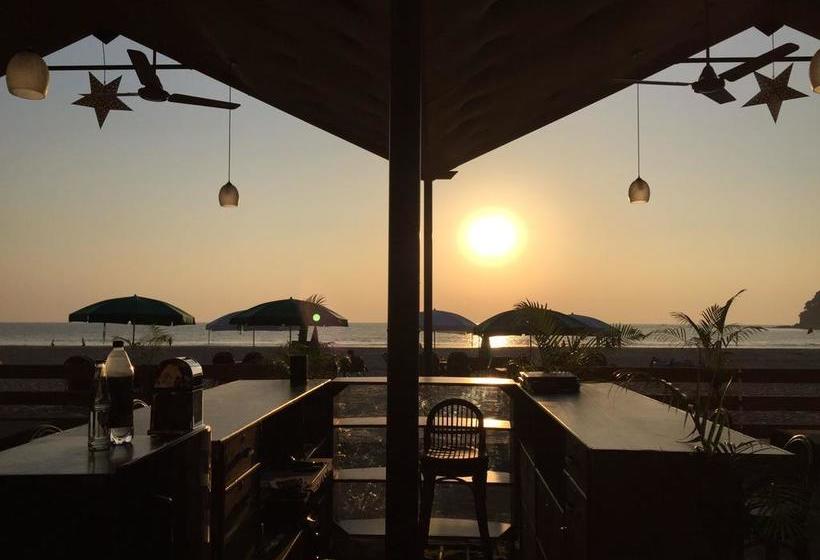 Anantra Sea View Resort 17