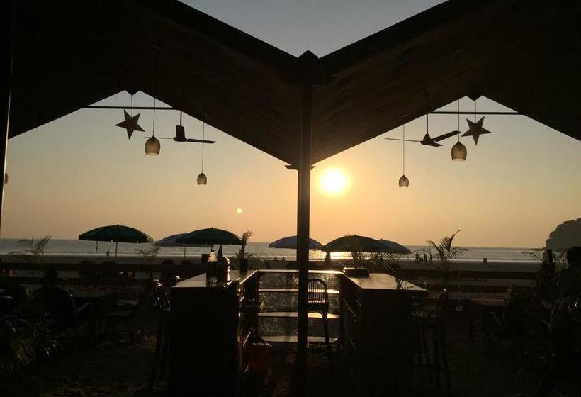 Anantra Sea View Resort 18