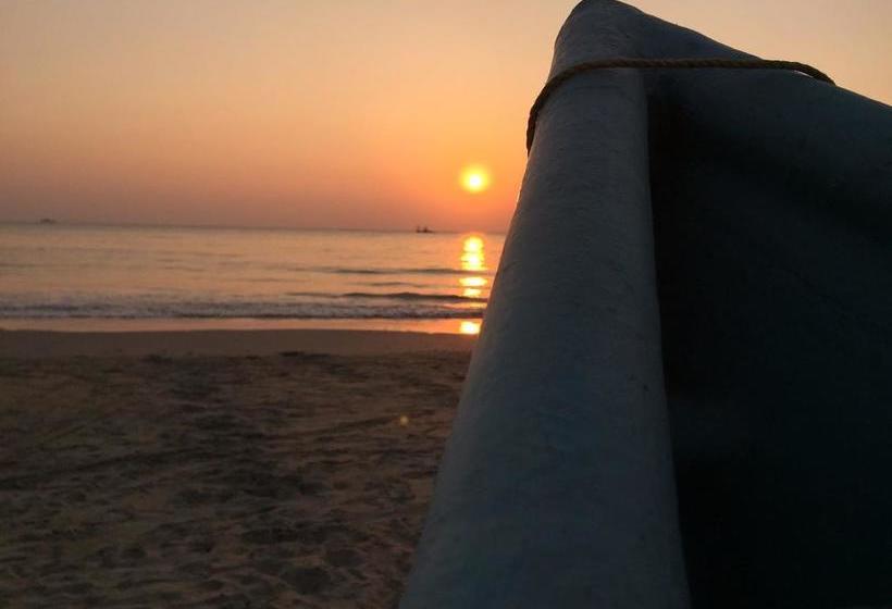 Anantra Sea View Resort 8