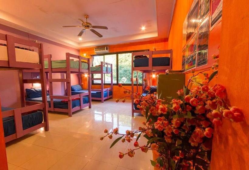 Goodtime Beach Hostel 2