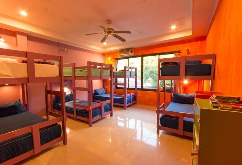 Goodtime Beach Hostel 3