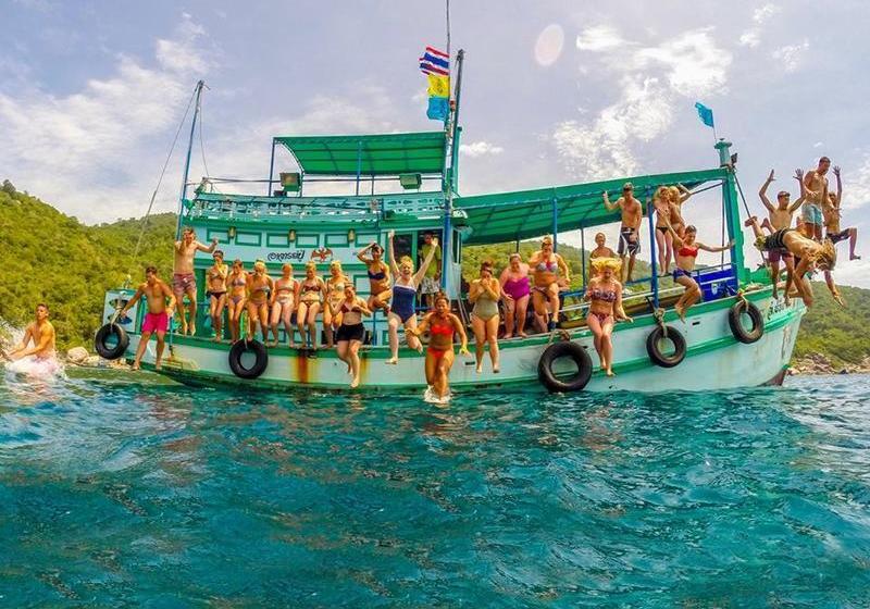 Goodtime Beach Hostel 8