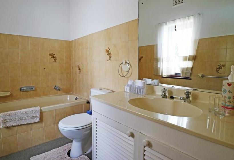 Bed and Breakfast Sunny Cove Manor 12