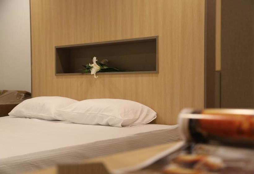 Motel Tisa Place Nakhon Ratchasima