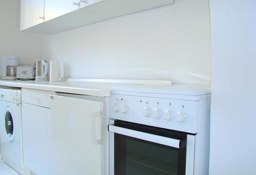 Hostel Near Zoologischen Garten 16