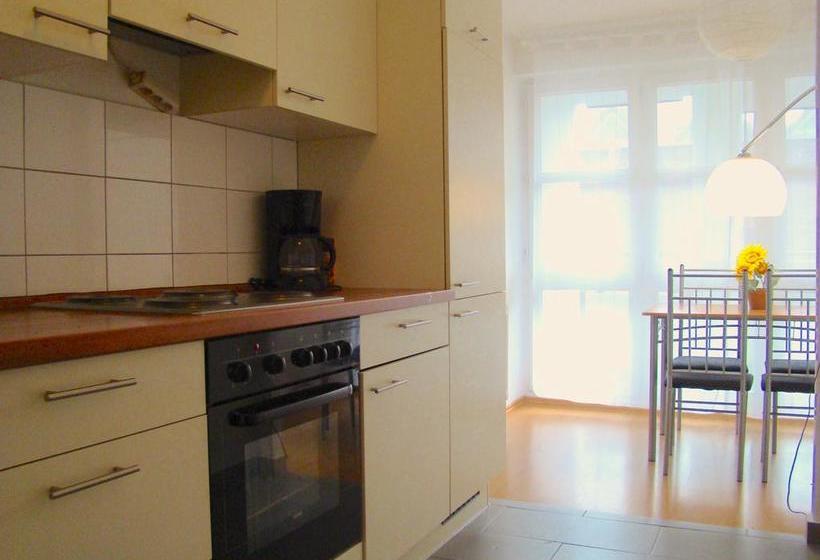 Hostel Near Zoologischen Garten 17