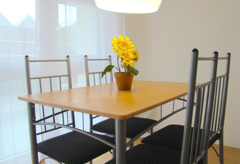 Hostel Near Zoologischen Garten 18