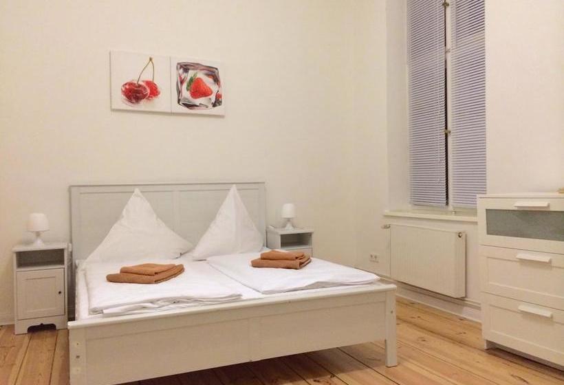 Hostel Near Zoologischen Garten 2