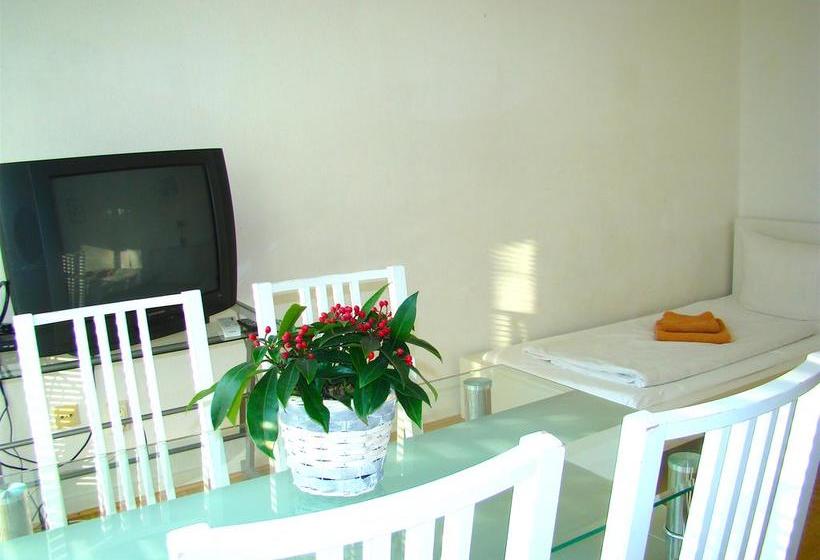 Hostel Near Zoologischen Garten 6