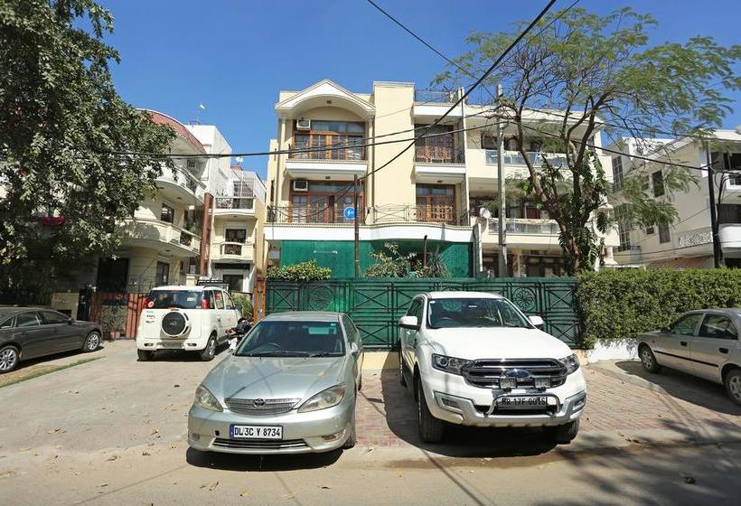 Hotel Oyo 8451 Shivam Residencies 1