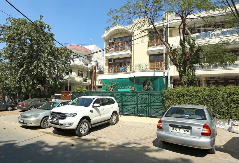 Hotel Oyo 8451 Shivam Residencies 2