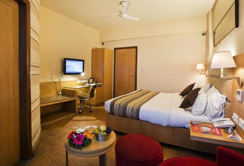 Hotel The Manor Bareilly 16