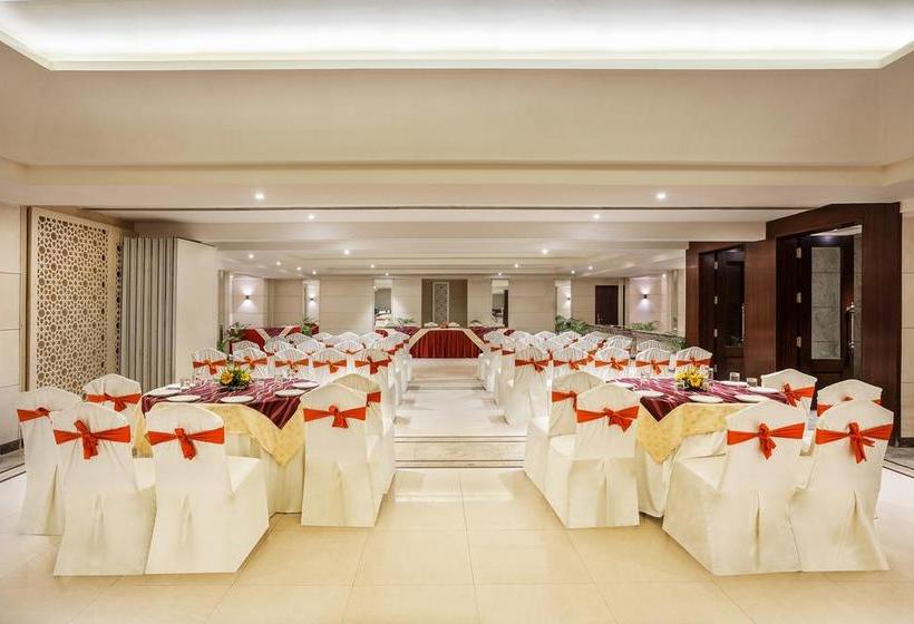 Hotel The Manor Bareilly 18