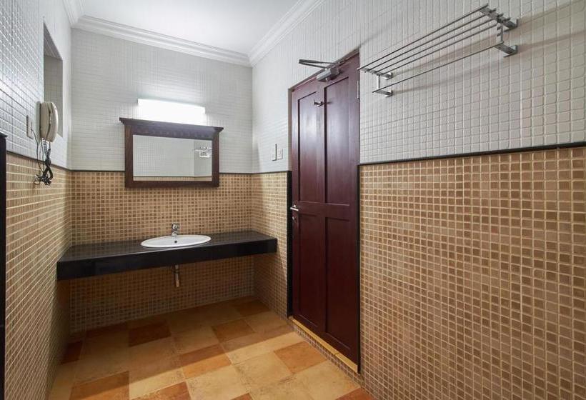 Karapuram Village Resort And Spa 1