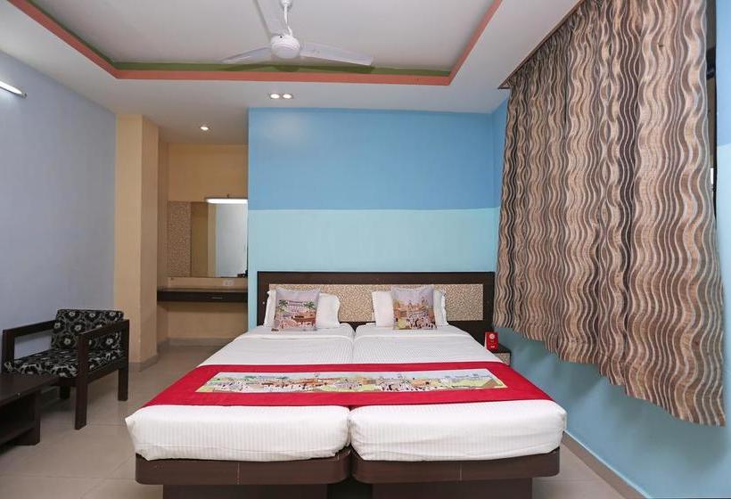 Oyo 4518 Hotel Parashuram 11