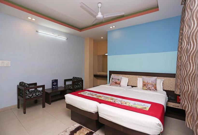Oyo 4518 Hotel Parashuram 12