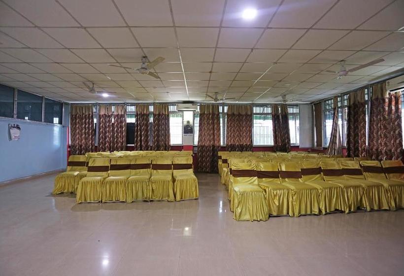 Oyo 4518 Hotel Parashuram 8