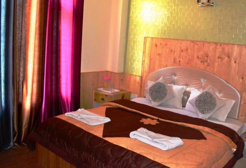 Oyo 8962 Hotel Mai Vrindavan 12