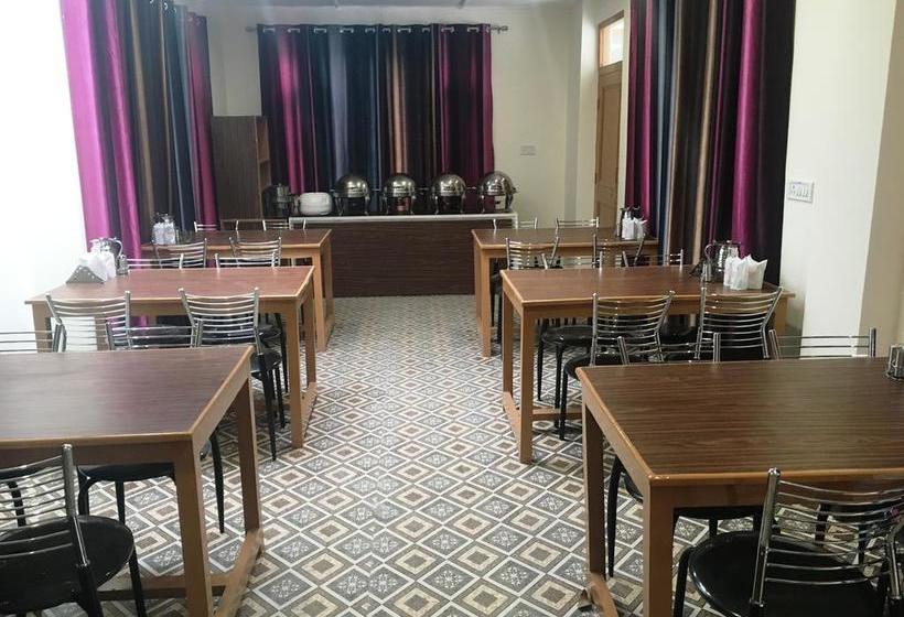 Oyo 8962 Hotel Mai Vrindavan 16