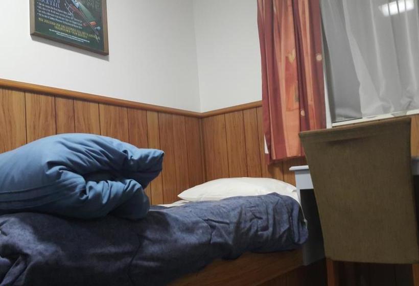 Hostel Wilderness Accommodation 8