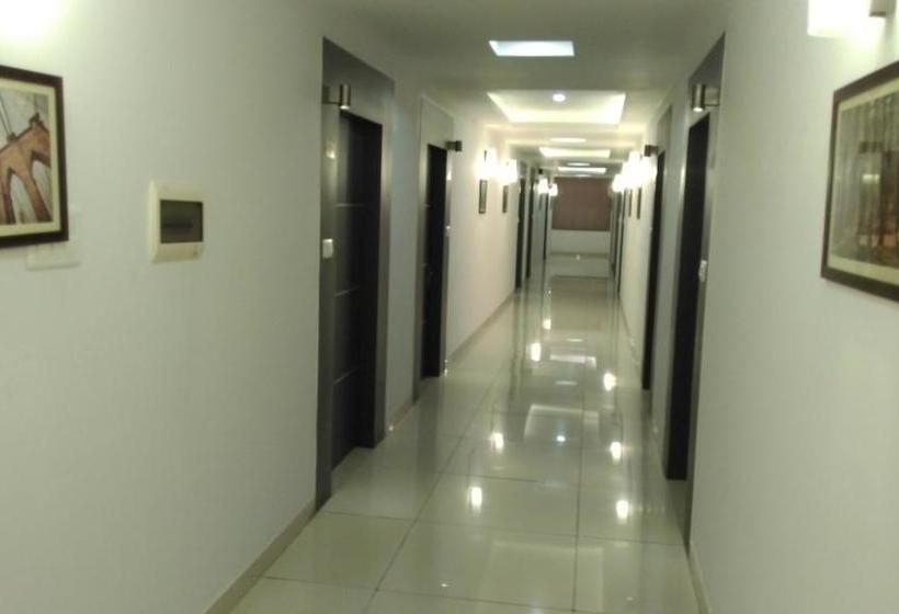 Hotel The Raj Palace 10